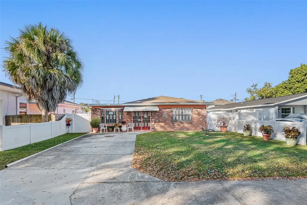 2609 W Saint Conrad Street Tampa FL 33607