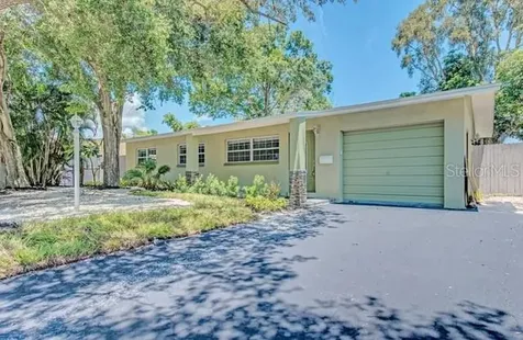3837 Neptune Drive SE St Petersburg FL 33705