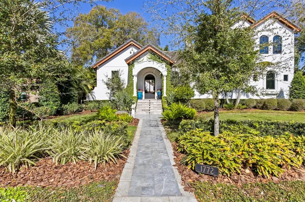 1772 Brightwaters Boulevard NE St Petersburg FL 33704