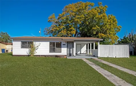 2020 27th Avenue W Bradenton FL 34205