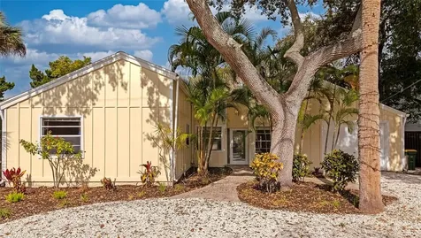 205 Garden Lane Sarasota FL 34242