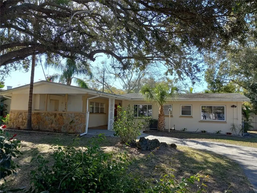 2856 Greenbriar Street Sarasota FL 34237