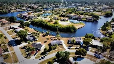 6405 Freemont Street North Port FL 34287