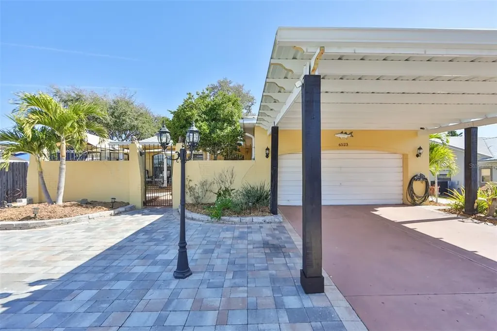 6523 Manila Palm Way Apollo Beach FL 33572