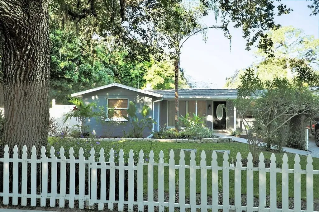 4704 Riverwood Avenue Sarasota FL 34231
