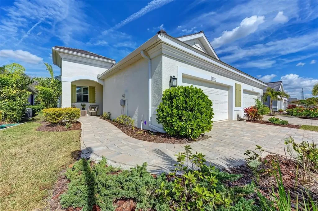 3015 Trustee Avenue Sarasota FL 34243