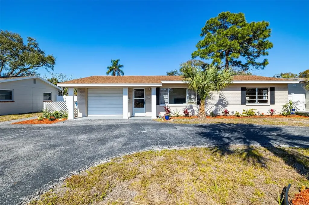6819 30th Avenue N St Petersburg FL 33710
