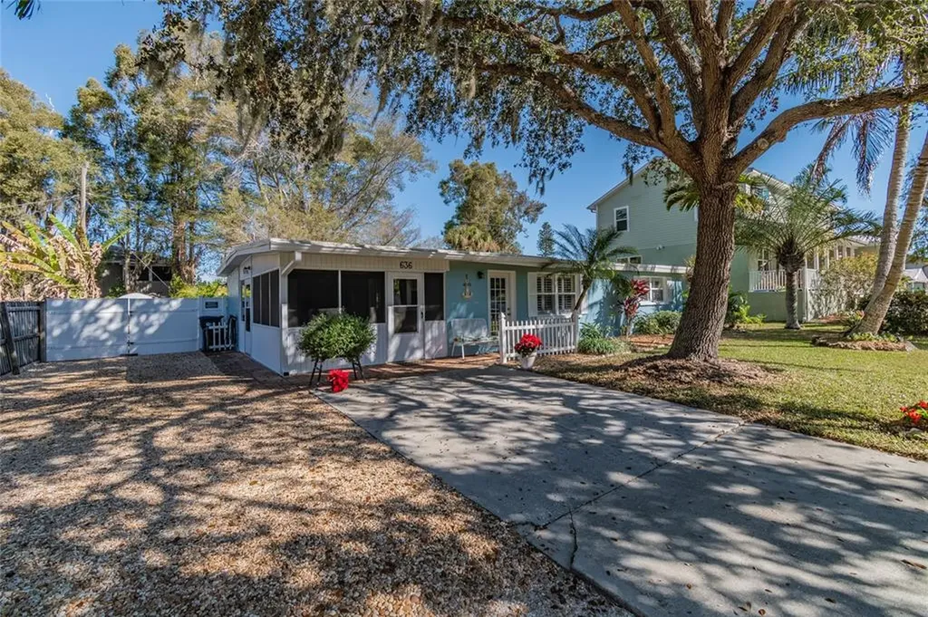 636 46th Street W Palmetto FL 34221