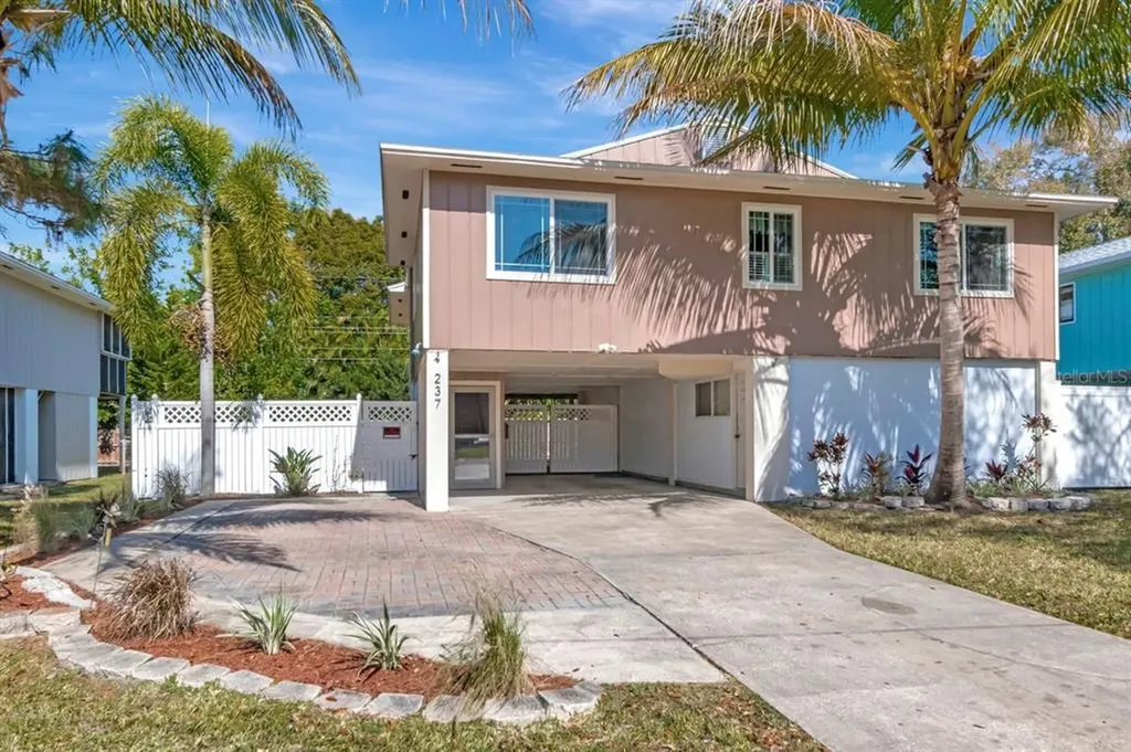 237 84th Avenue NE St Petersburg FL 33702