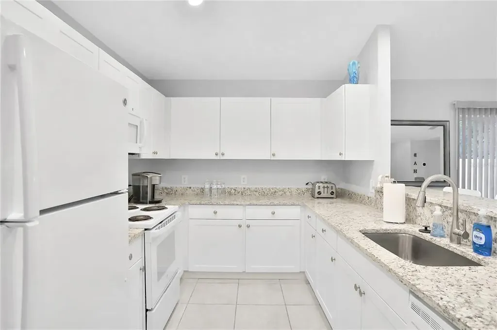 1004 42nd Terrace E Bradenton FL 34208