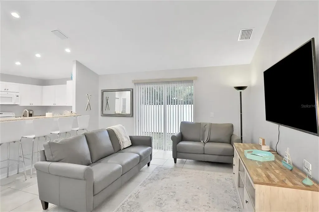1004 42nd Terrace E Bradenton FL 34208