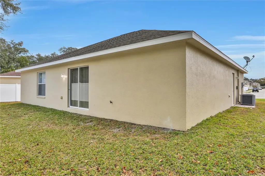 1004 42nd Terrace E Bradenton FL 34208