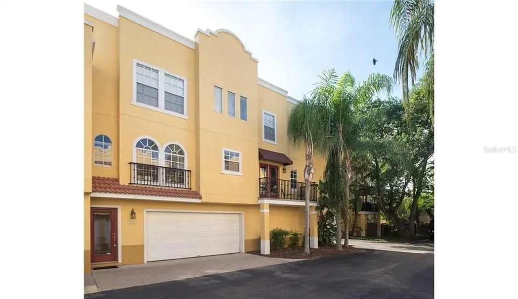 3333 Las Campos Place Tampa FL 33611