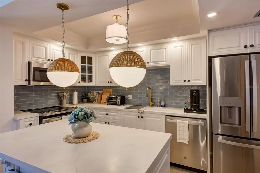 1212 Benjamin Franklin Drive Sarasota FL 34236
