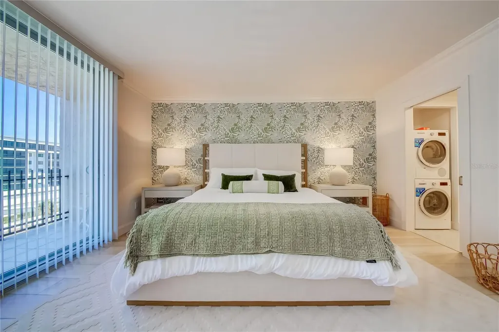 1212 Benjamin Franklin Drive Sarasota FL 34236