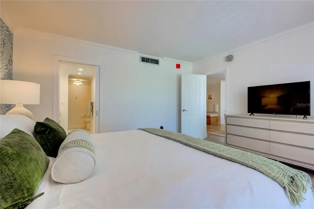 1212 Benjamin Franklin Drive Sarasota FL 34236