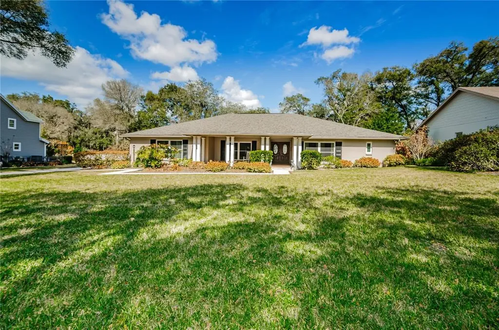 4512 Country Gate Court Valrico FL 33596