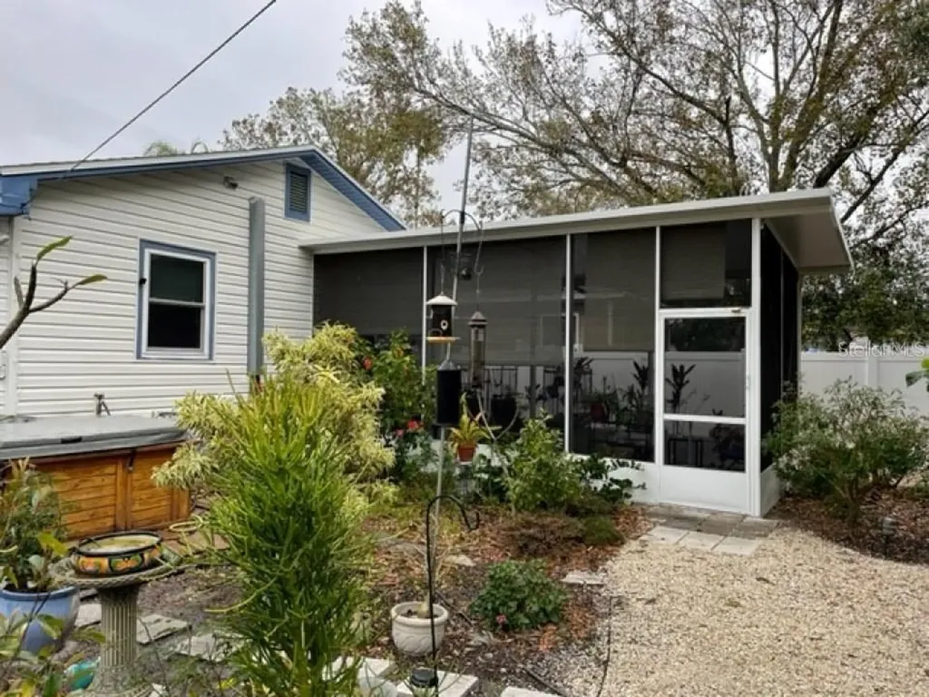 2840 10th Avenue N St Petersburg FL 33713