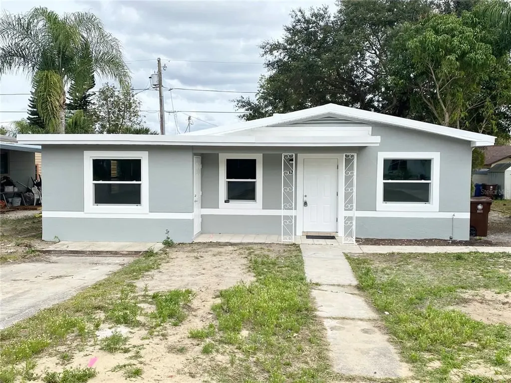 13 N 18th Street Haines City FL 33844