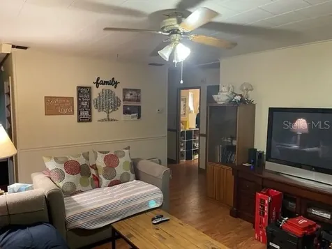 5028 19th Street Zephyrhills FL 33542
