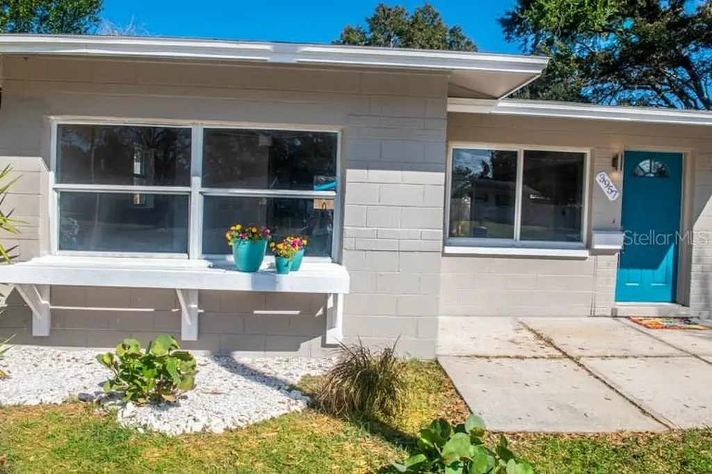 3957 Wahoo Drive SE St Petersburg FL 33705