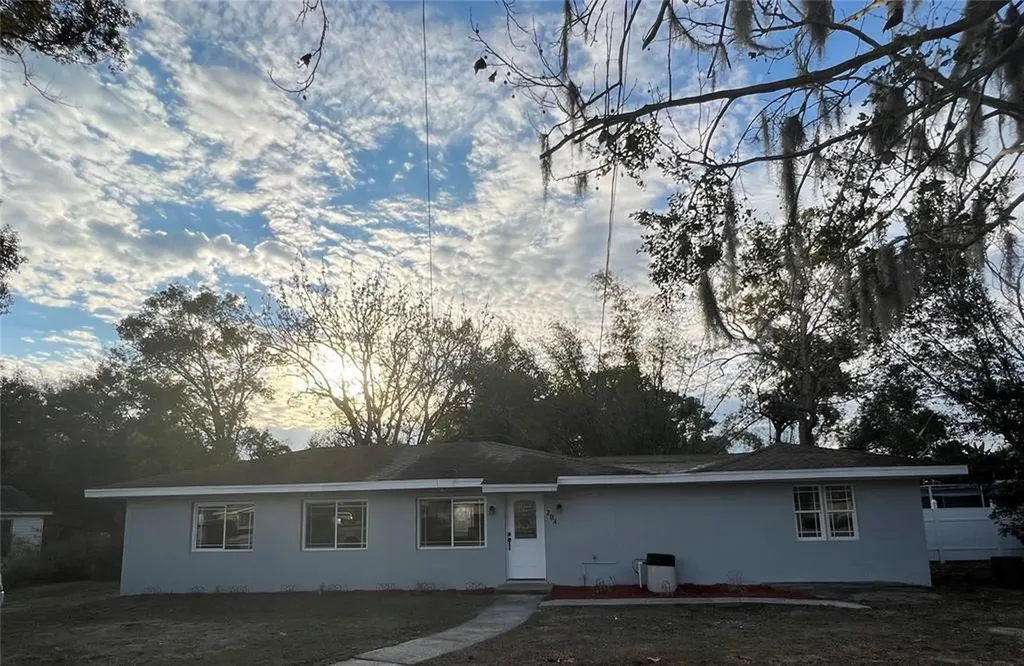 204 S Main Avenue Minneola FL 34715