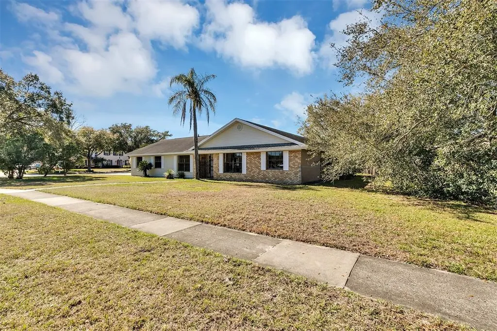 1558 Perez Orlando FL 32825