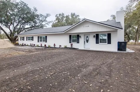 1109 E Knights Griffin Road Plant City FL 33565