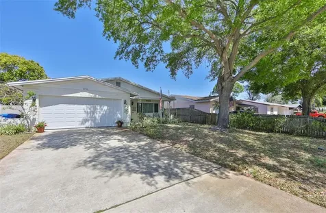 5735 17th Avenue N St Petersburg FL 33710