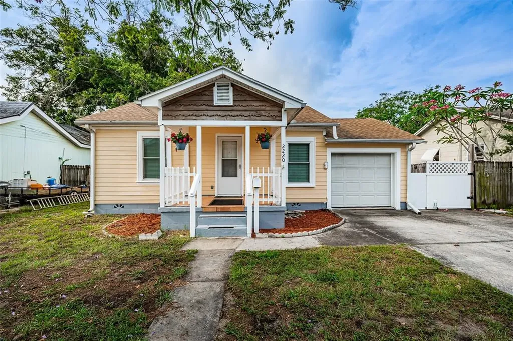 2220 30th Avenue N St Petersburg FL 33713
