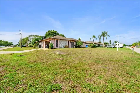 1812 SE 10th Street Cape Coral FL 33990