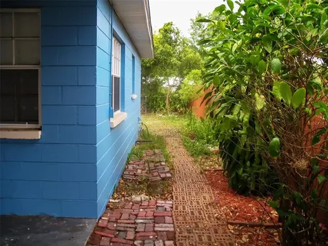 3813 W Elmwood Terrace Tampa FL 33616