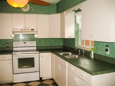 3813 W Elmwood Terrace Tampa FL 33616