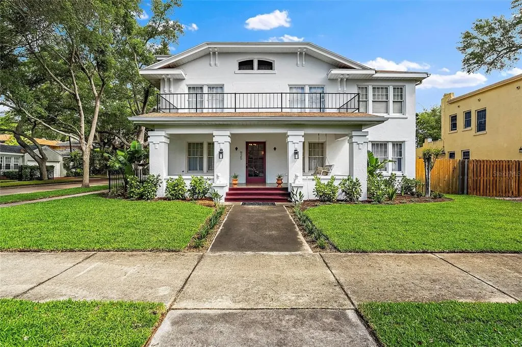 925 14th Avenue N St Petersburg FL 33705