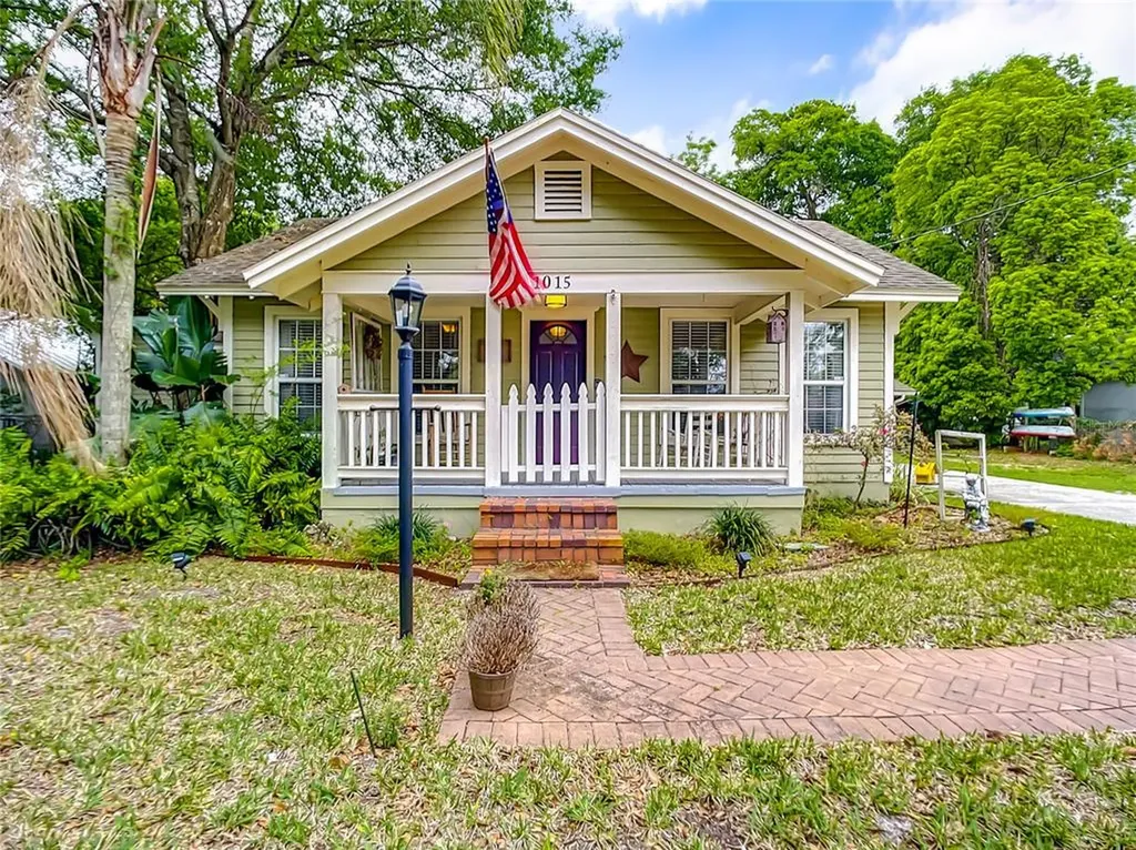 1015 N Clayton Street Mount Dora FL 32757