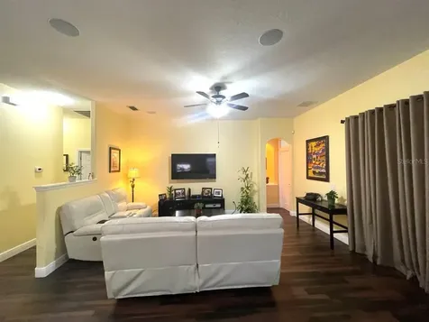 4718 Whispering Wind Avenue Tampa FL 33614