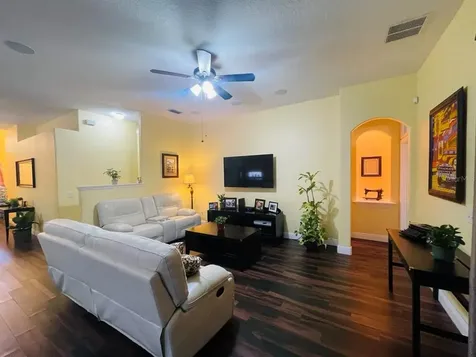 4718 Whispering Wind Avenue Tampa FL 33614