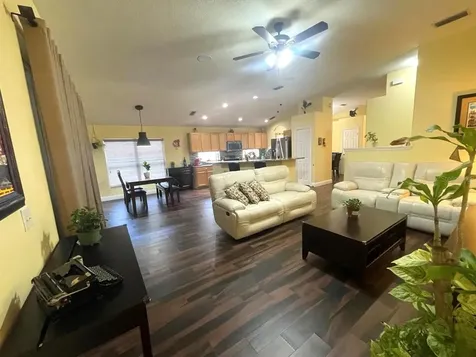 4718 Whispering Wind Avenue Tampa FL 33614