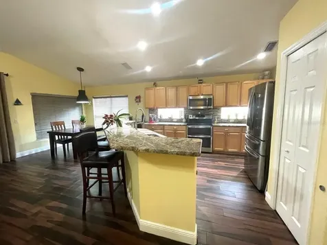 4718 Whispering Wind Avenue Tampa FL 33614