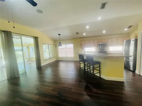 4718 Whispering Wind Avenue Tampa FL 33614
