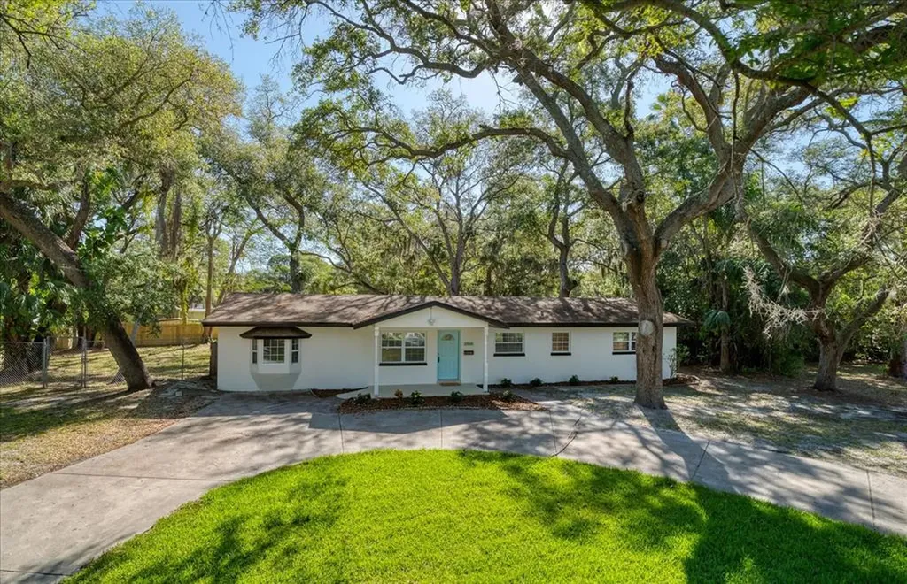 2868 Valencia Way S St Petersburg FL 33705