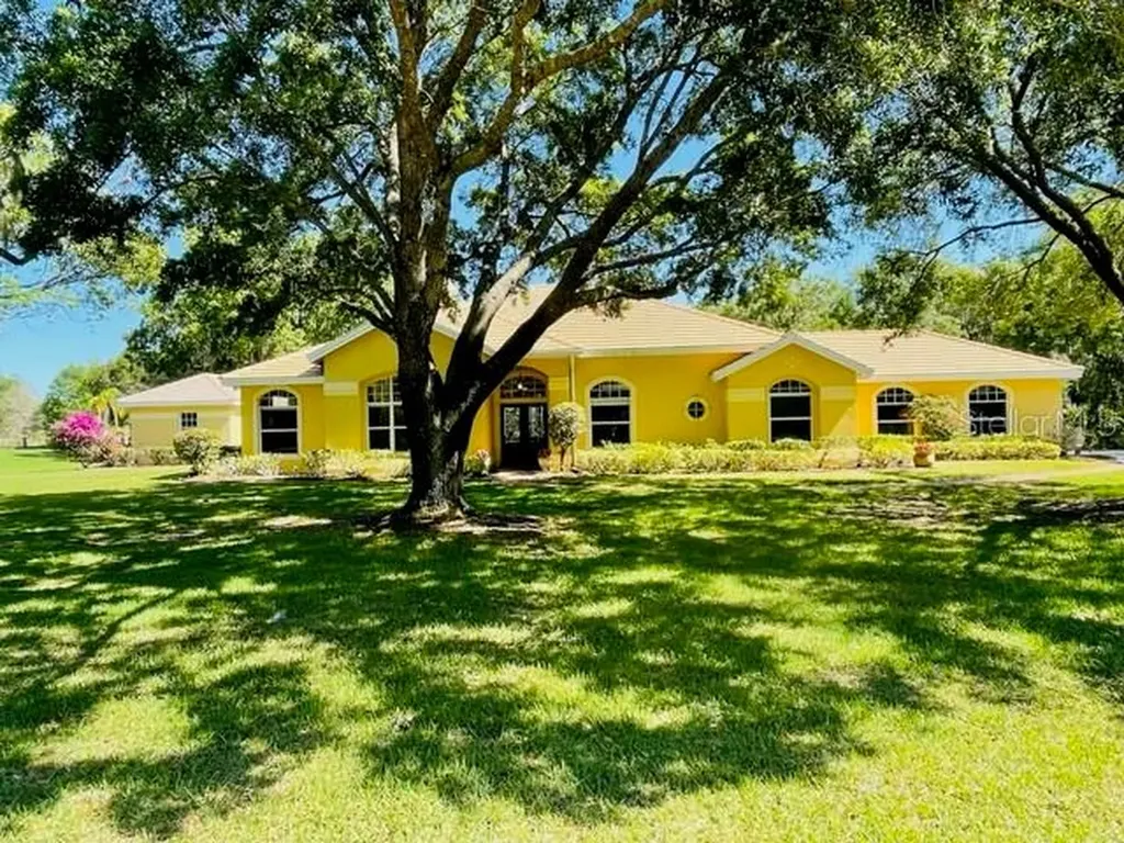 10005 Clubhouse Drive Bradenton FL 34202