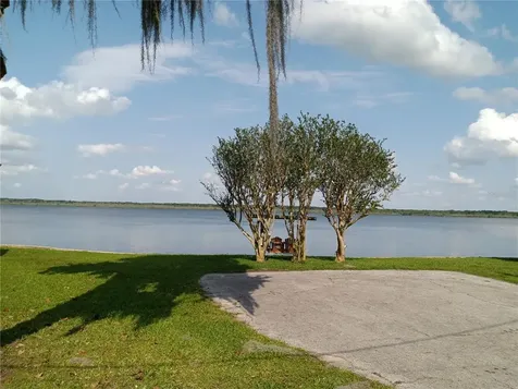 1082 NW 7th Boulevard Lake Panasoffkee FL 33538
