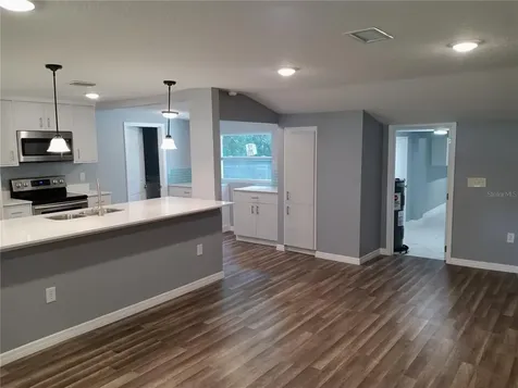 1082 NW 7th Boulevard Lake Panasoffkee FL 33538