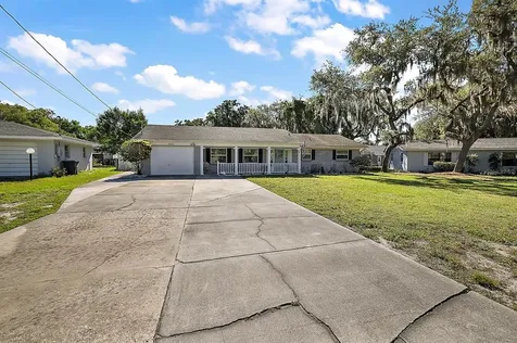 32122 Elizabeth Avenue Tavares FL 32778
