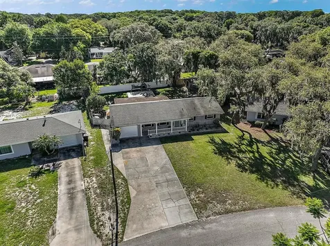 32122 Elizabeth Avenue Tavares FL 32778