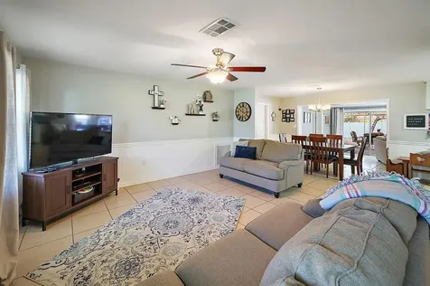 32122 Elizabeth Avenue Tavares FL 32778