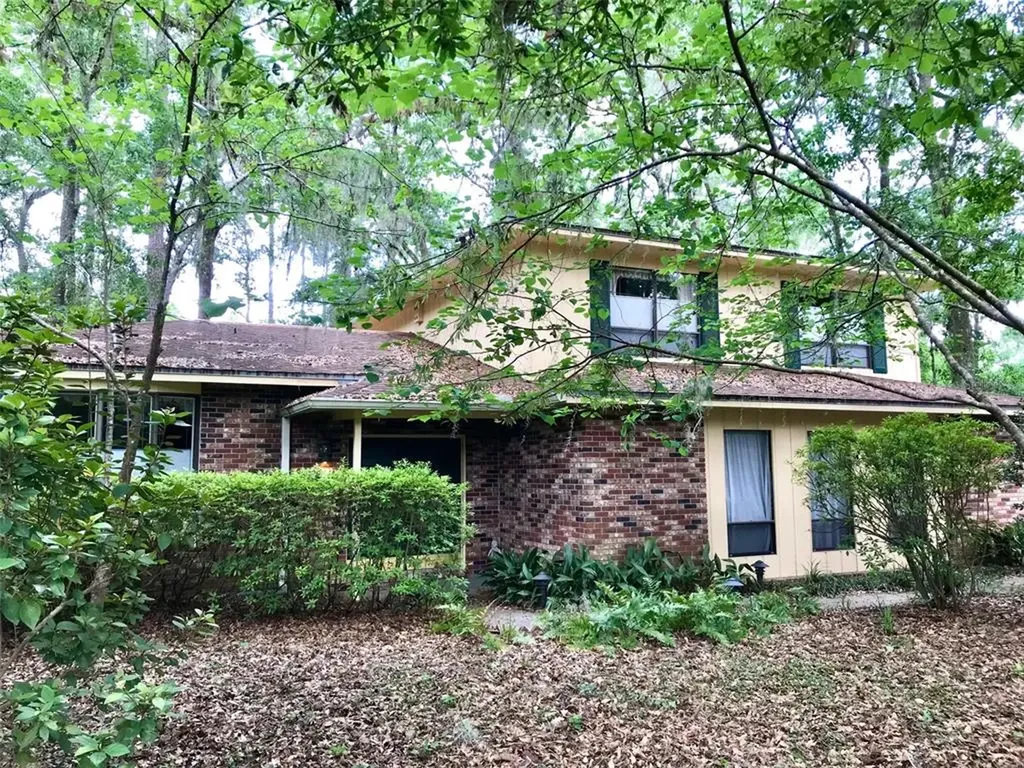 2211 NW 25th Street Gainesville FL 32605