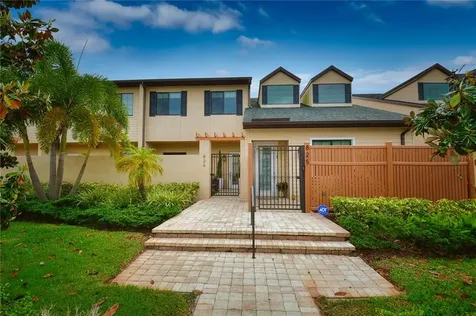 829 Highland Street N St Petersburg FL 33701