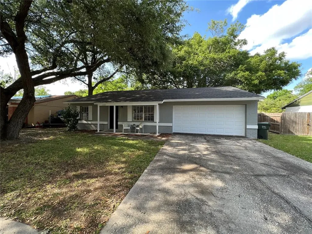 2284 Crystal Grove Lane Lakeland FL 33801